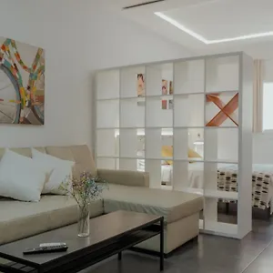 https://apartamentos-marques-de-guadiaro-1.1costadelsol.com
