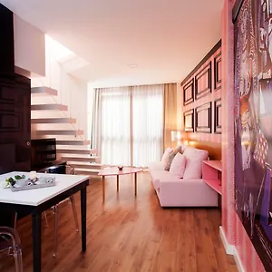 https://picasso-suites-malaga.hotelsinnerja.org