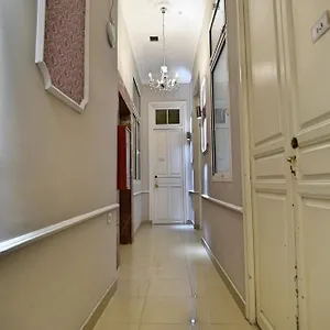 https://apartamentos-marques-de-la-merced.1costadelsol.com
